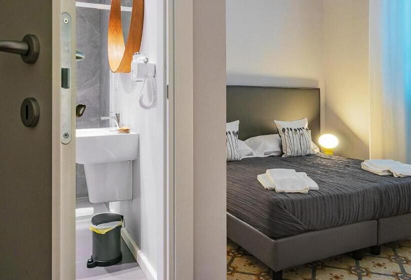 Comfort room with balcony, Re Vittorio De Luxe