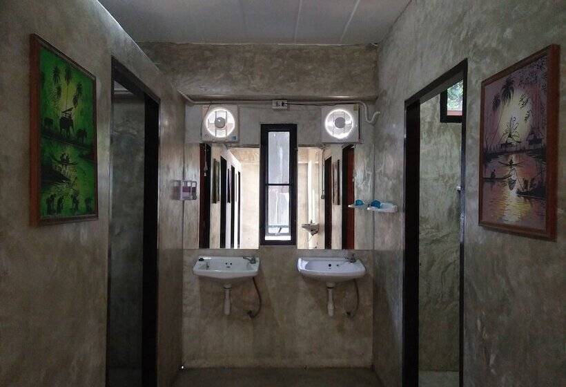 共用房间的床, Happy House Backpacker   Hostel