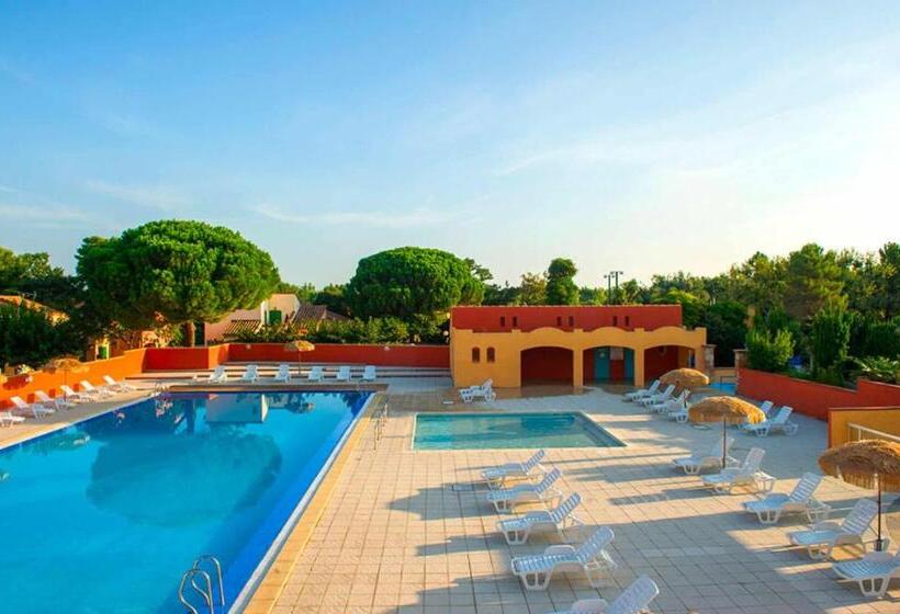 اتاق استاندارد سه نفره, Hôtel Goélia Argelès Village Club