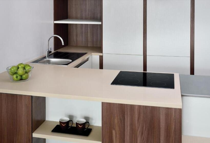 آپارتمان خانوادگی, Mövenpick Hotel Apartments Downtown Dubai