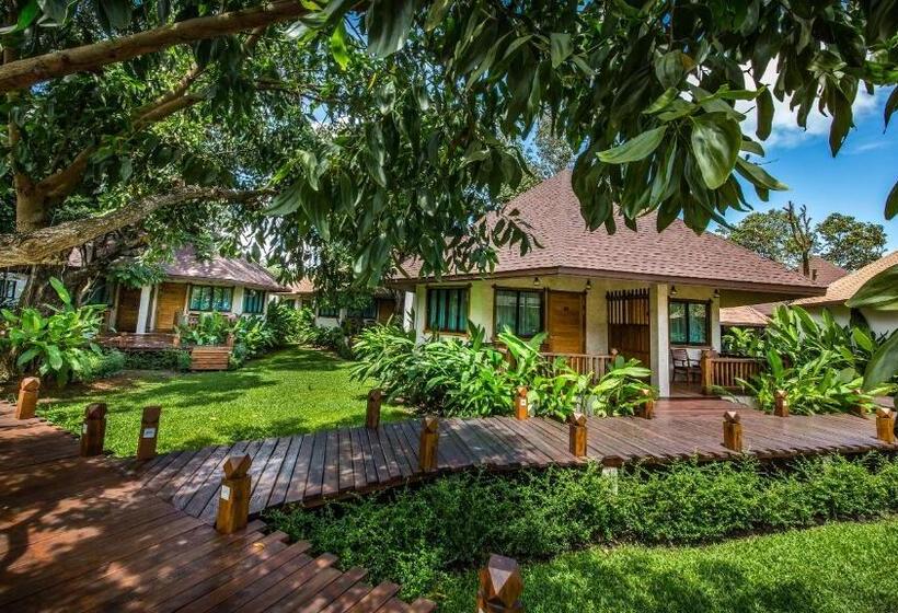 اتاق استاندارد سه نفره, Naiyang Park Resort   Sha Extra Plus
