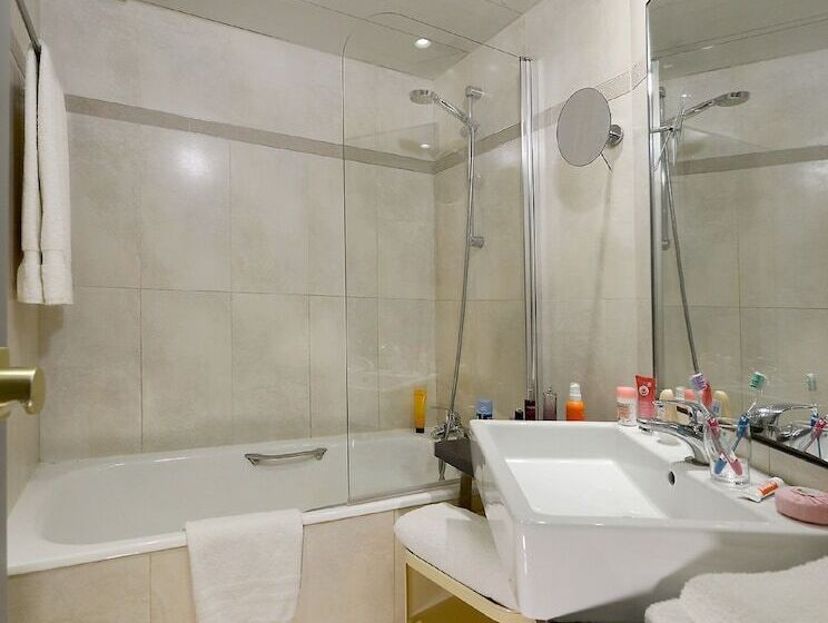 استودیوی استاندارد, Residence Resideal Antibes