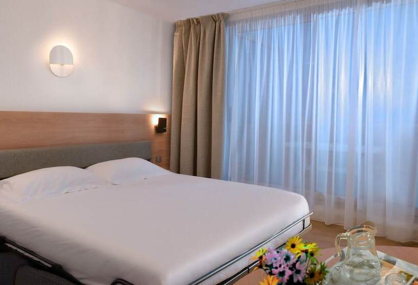 استودیوی استاندارد با چشم‌انداز دریا, Residence Resideal Antibes