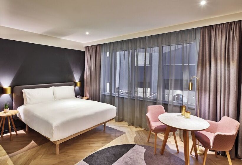 استودیوی استاندارد, Staybridge Suites The Hague   Parliament, An Ihg