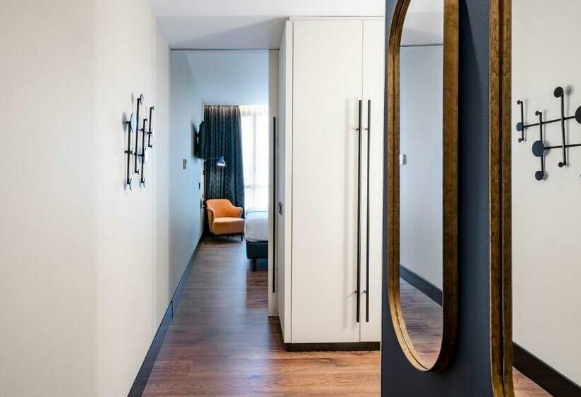 Connecting 1 Bedroom Apartment, Vincci Consulado De Bilbao