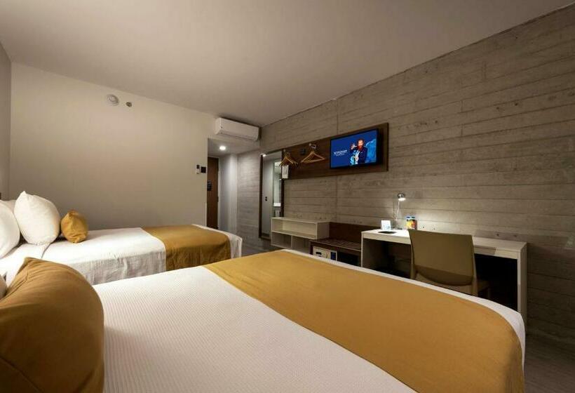 اتاق استاندارد با 2 تخت دوبل, Microtel Inn & Suites By Wyndham San Luis Potosi