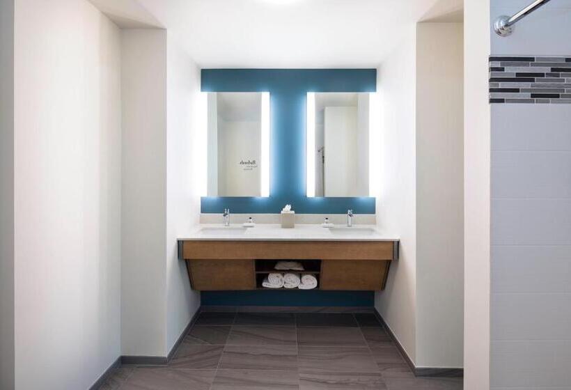 سوئیت با تخت بزرگ, Even Hotel Miami   Airport, An Ihg