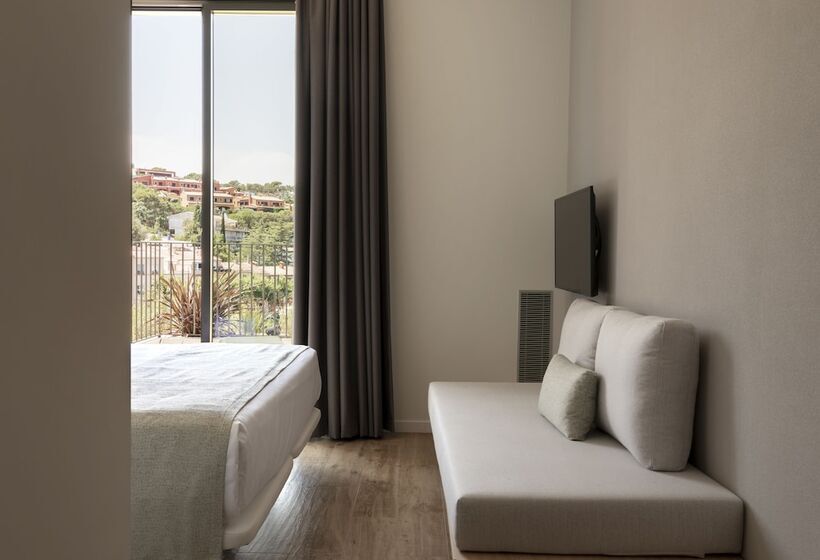 Superior Triple Room, Alta House Begur