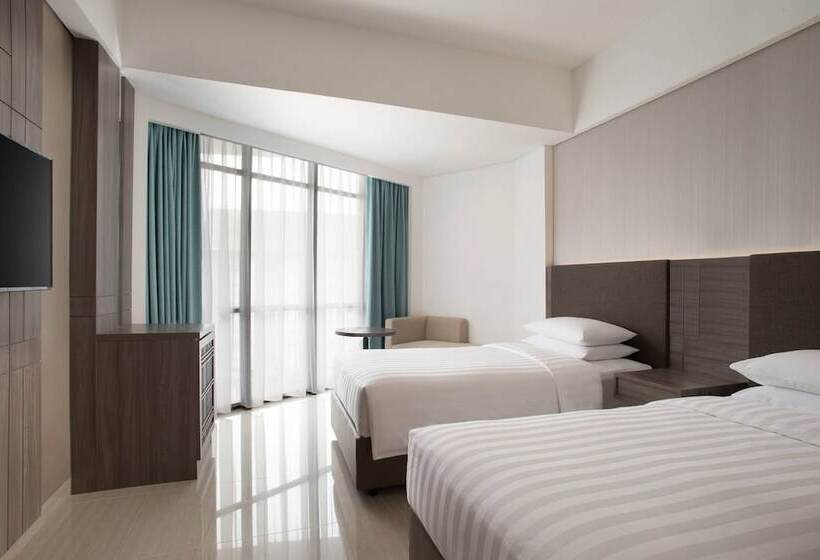 اتاق استاندارد با چشم‌انداز استخر, Fairfield By Marriott Belitung