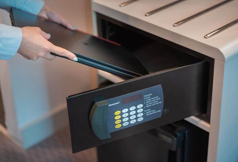 اتاق استاندارد, Holiday Inn Express Yerevan, An Ihg
