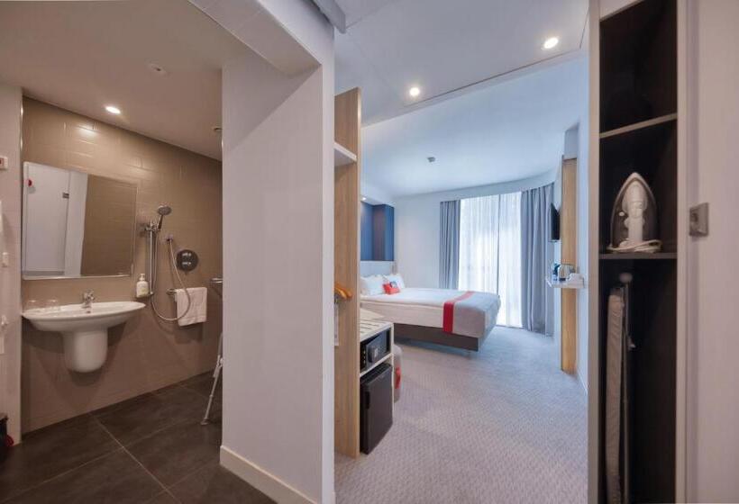 اتاق استاندارد برای معلولان, Holiday Inn Express Yerevan, An Ihg
