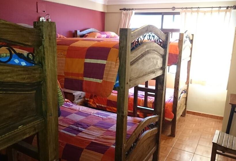 Bed in Shared Room with Shared Bathroom, Bolivian Heights Hostel