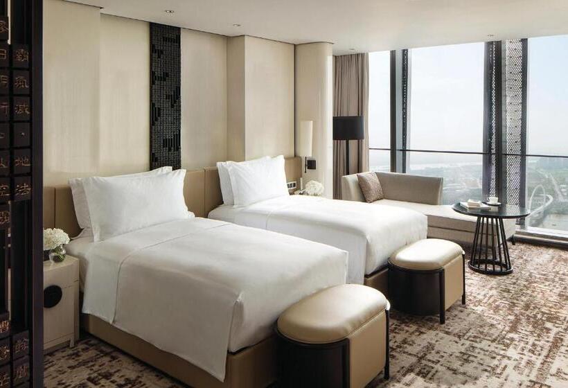 Deluxe room with river view, Jumeirah Nanjing