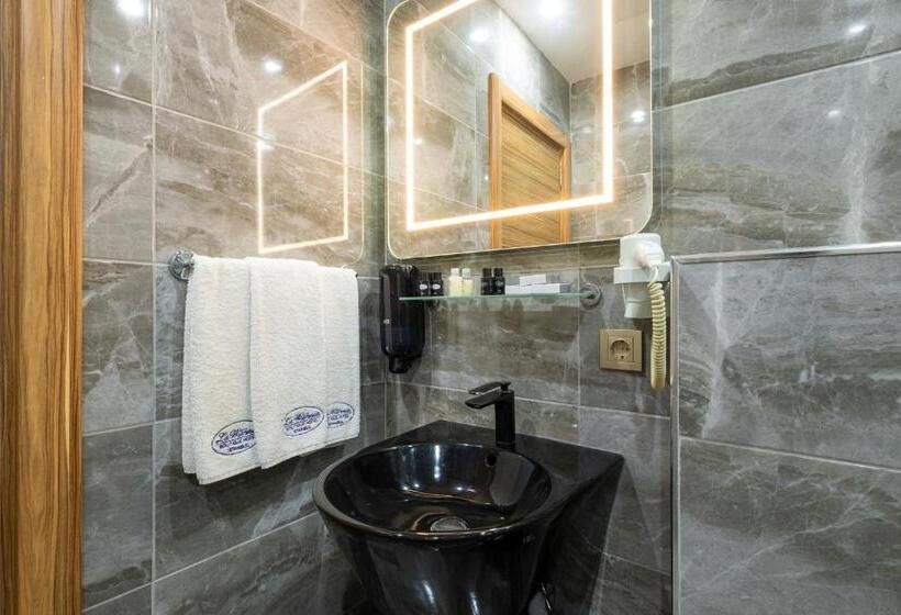 اتاق استاندارد سه نفره, La Wisteria Boutique Hotel Istanbul