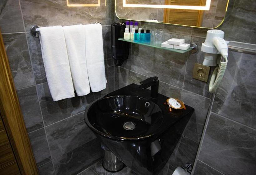 اتاق استاندارد سه نفره, La Wisteria Boutique Hotel Istanbul