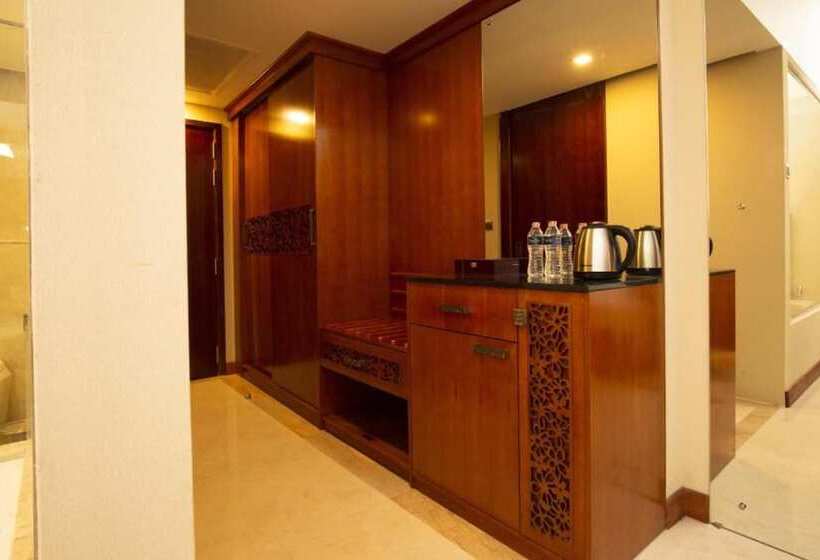 اتاق لوکس با تخت بزرگ, Marino Beach Colombo