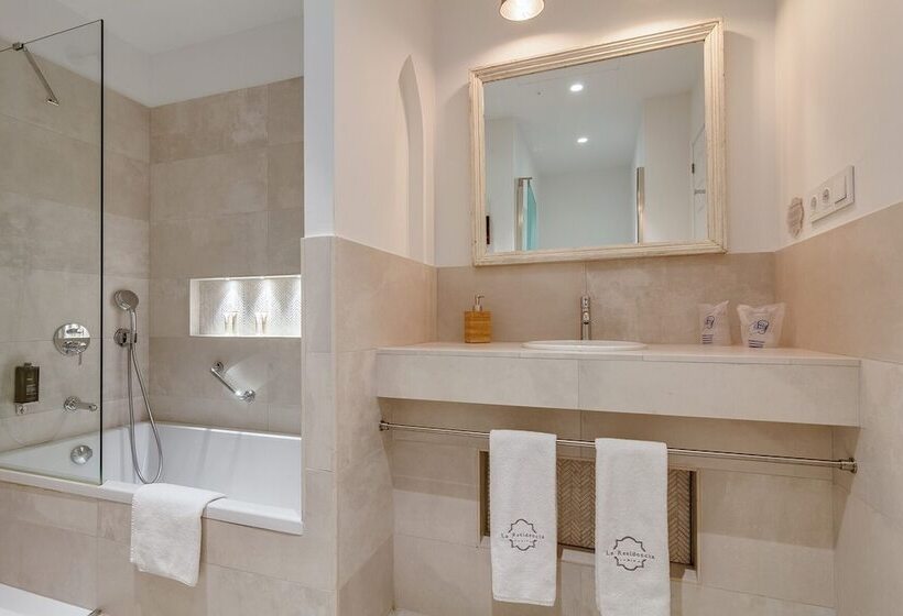 اتاق استاندارد با چشم‌انداز دریا, La Residencia Puerto Hotel & Spa
