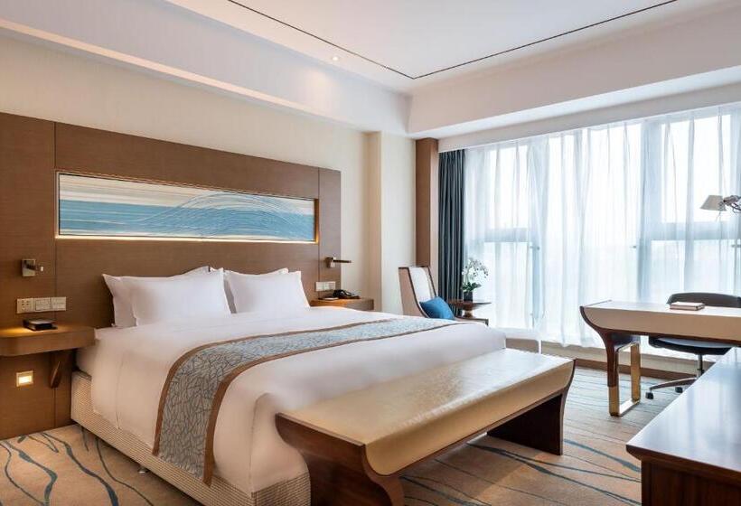 اتاق اجرایی با تخت بزرگ, Novotel Qingdao New Hope