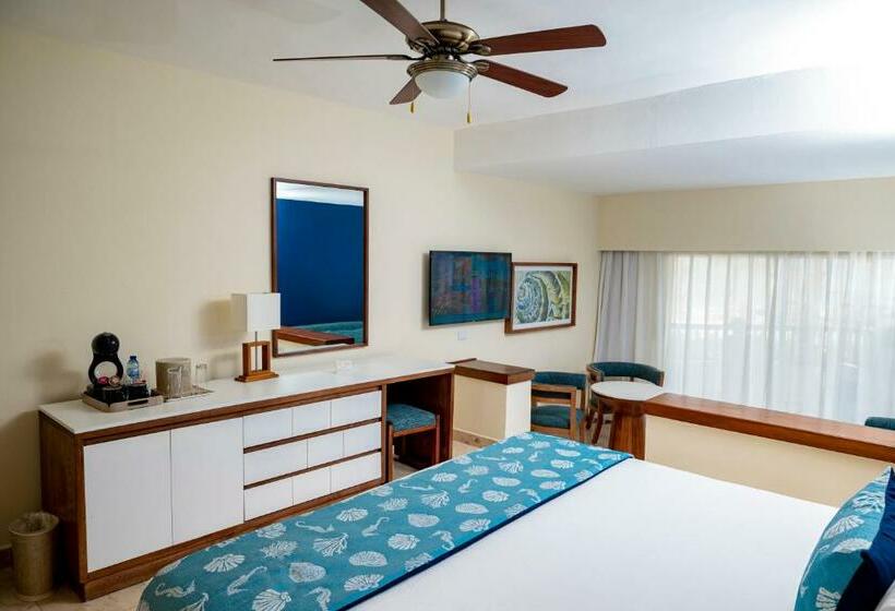 سوییت جونیور با چشم‌انداز جانبی دریا, Impressive Premium Punta Cana - All Inclusive