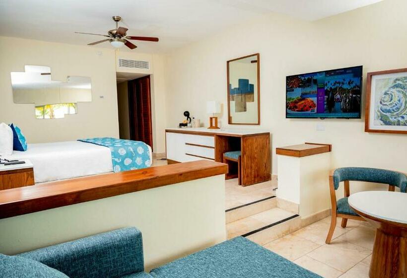 سوییت جونیور با چشم‌انداز جانبی دریا, Impressive Premium Punta Cana - All Inclusive