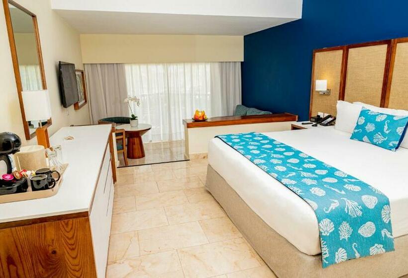 سوییت جونیور با چشم‌انداز جانبی دریا, Impressive Premium Punta Cana - All Inclusive