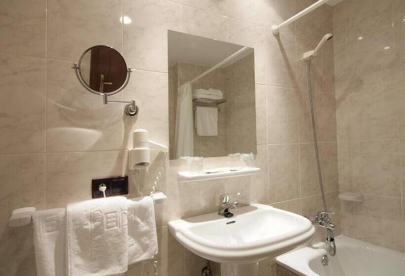 Номер Стандарт, Y Apartamentos Arias