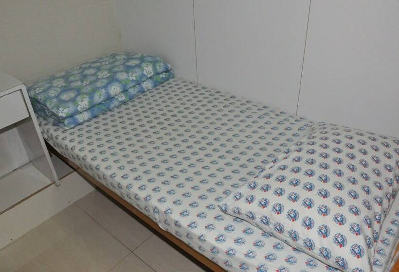 اتاق استاندارد یک تخته با سرویس بهداشتی مشترک, Dormhk