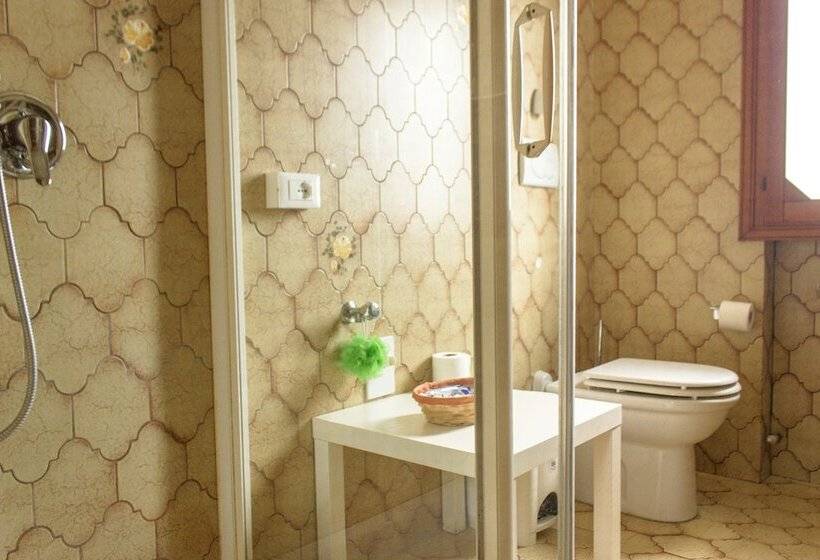 اتاق استاندارد با سرویس بهداشتی مشترک, B&b Airport Venice Diego