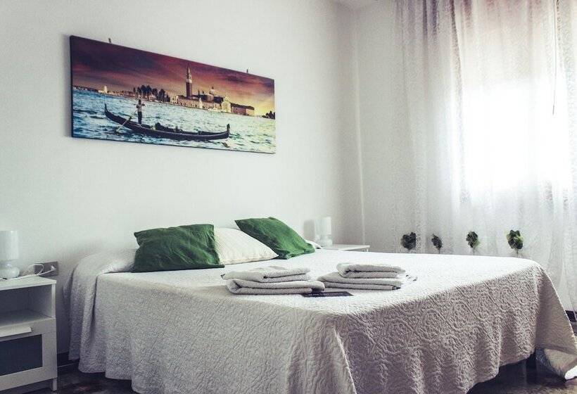 اتاق استاندارد با سرویس بهداشتی مشترک, B&b Airport Venice Diego