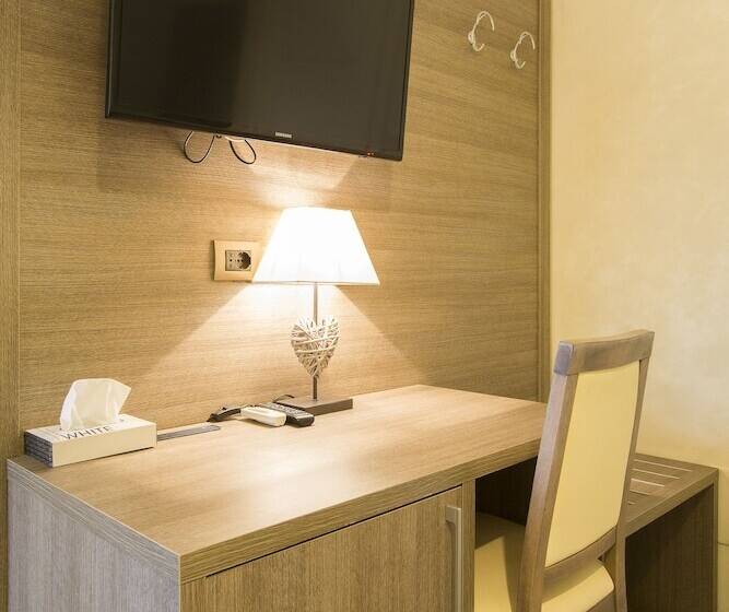 اتاق استاندارد چهار تخته, Relais Tiburtina