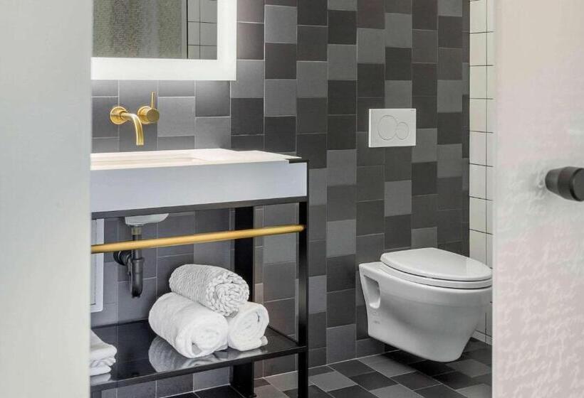سوئیت با تخت بزرگ, Cambria Hotel Boston Downtown   Seaport