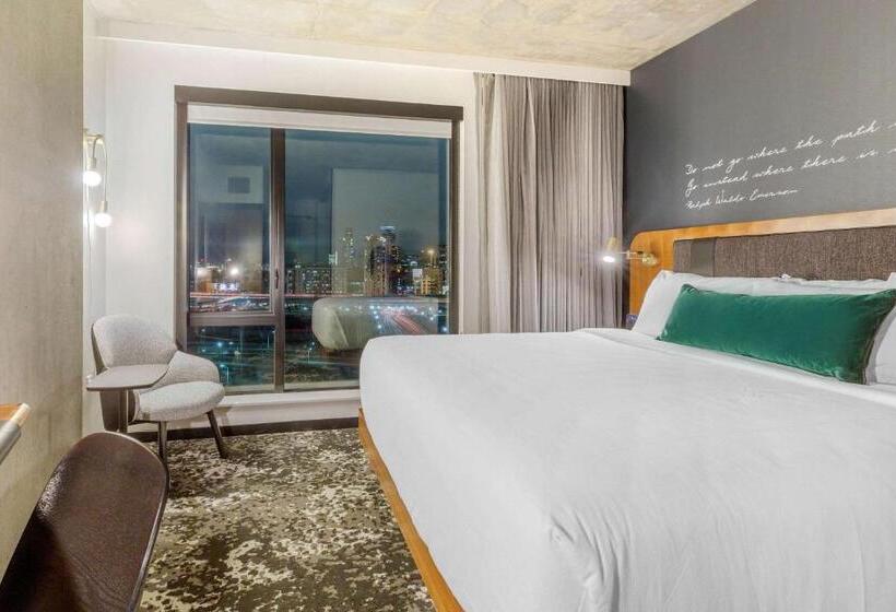 اتاق سوپریور با تخت بزرگ, Cambria Hotel Boston Downtown   Seaport