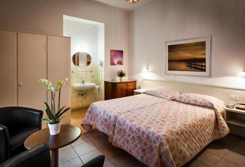 اتاق استاندارد چهارنفره با سرویس بهداشتی مشترک, Easyrooms Dell'angelo