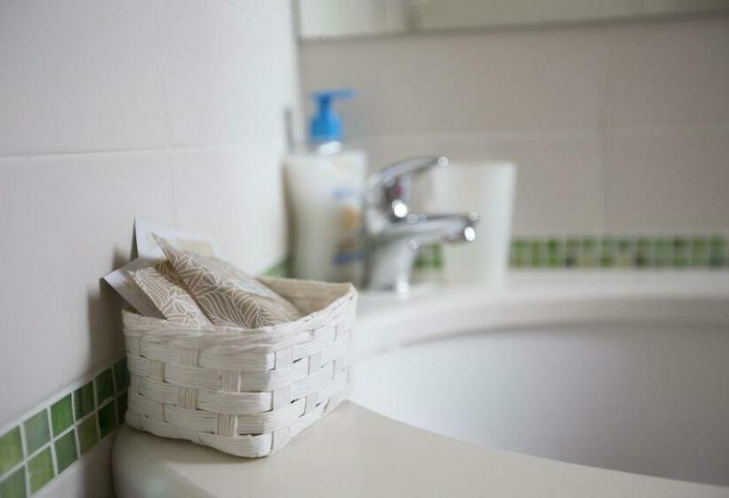 اتاق استاندارد با بالکن, Eden B&b