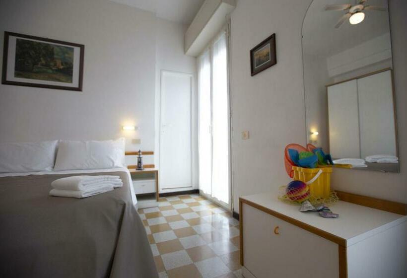 اتاق استاندارد چهارنفره با بالکن, Eden B&b