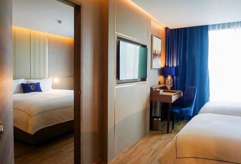 اتاق خانوادگی تودرتو, Glow Sukhumvit 5