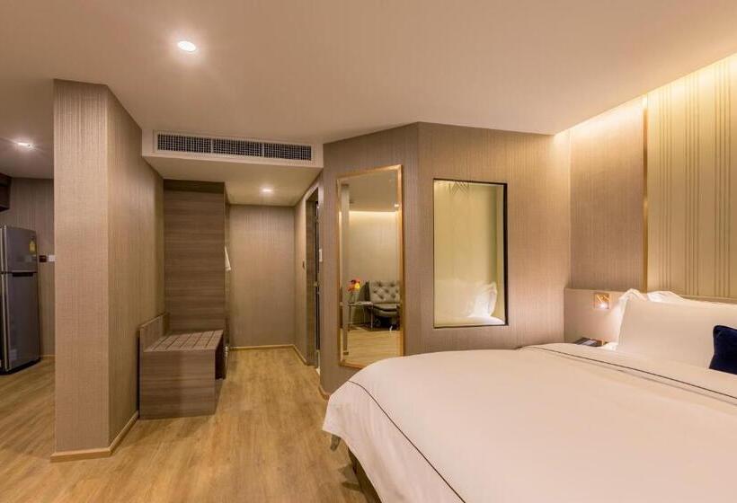 سوئیت پریمیوم, Glow Sukhumvit 5