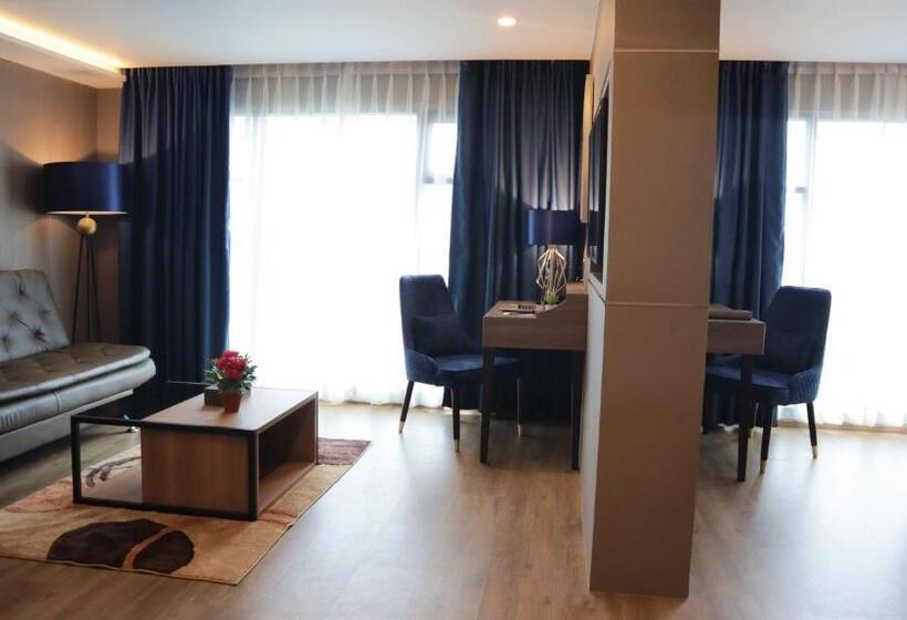 سوییت, Glow Sukhumvit 5