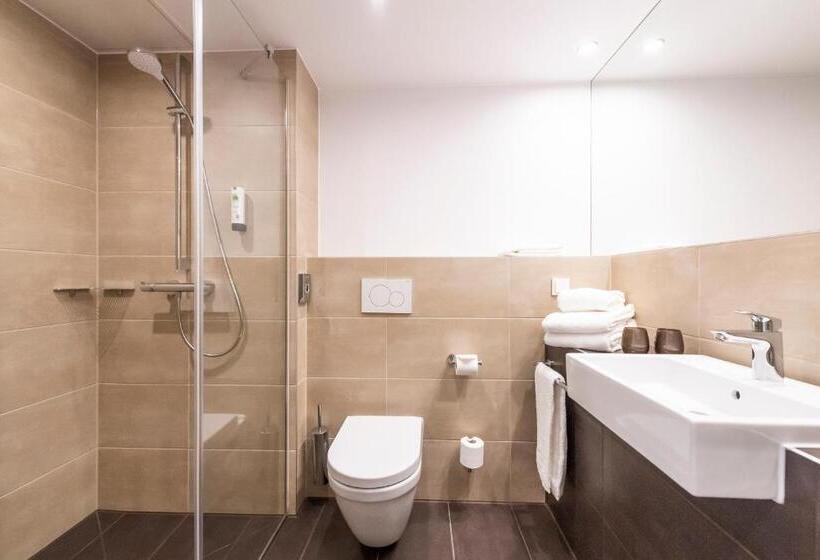 استودیوی لوکس, Harbr. Hotel Heilbronn
