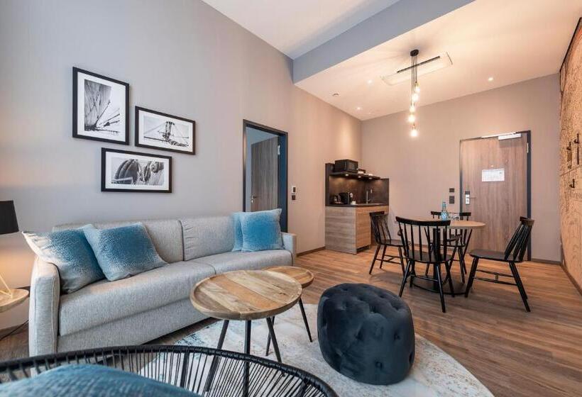 استودیوی لوکس, Harbr. Hotel Heilbronn