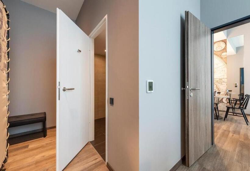 استودیوی لوکس, Harbr. Hotel Heilbronn