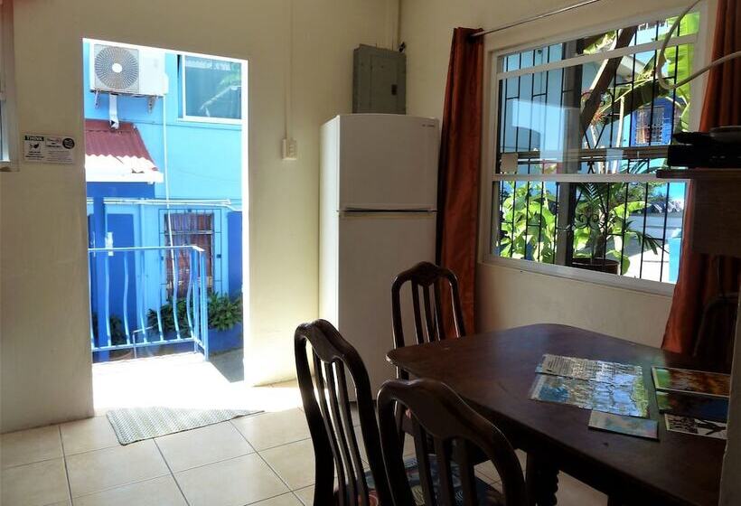 1 Bedroom Family Apartment with Views, Miller's Guest House