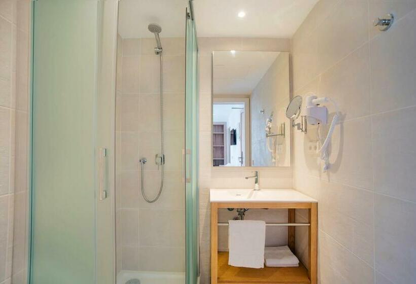 اتاق استاندارد با چشم‌انداز استخر, Inner Hotel Rupit Adults Only
