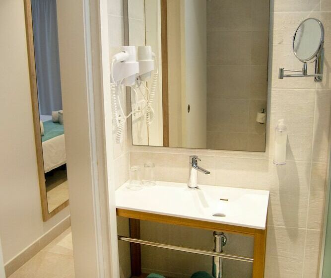 اتاق استاندارد با چشم‌انداز استخر, Inner Hotel Rupit Adults Only