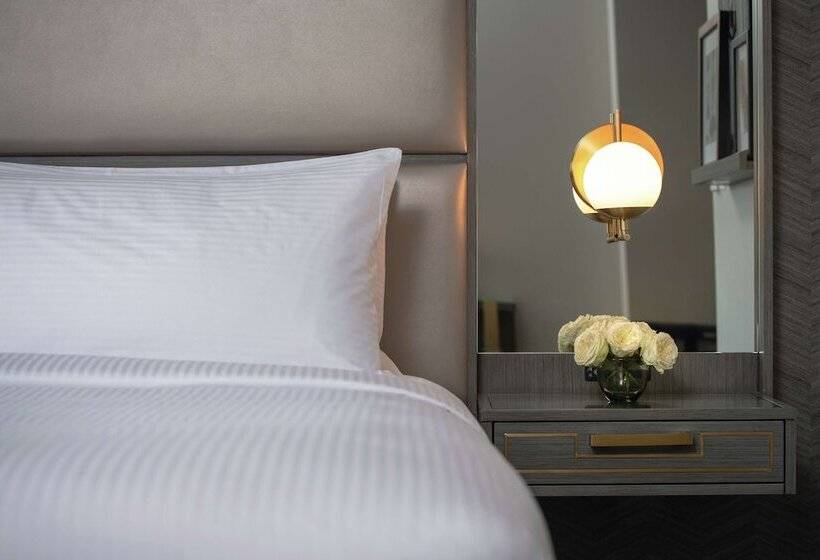 اتاق پرمیوم, Tulsa Club Hotel, Curio Collection By Hilton