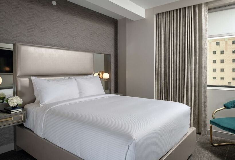 اتاق پرمیوم, Tulsa Club Hotel, Curio Collection By Hilton