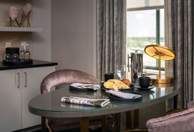 سوییت, Tulsa Club Hotel, Curio Collection By Hilton