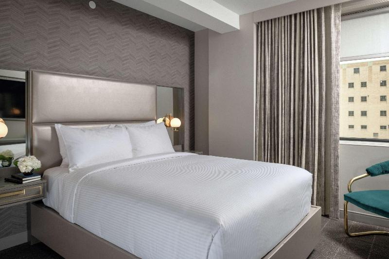 اتاق پرمیوم, Tulsa Club Hotel, Curio Collection By Hilton