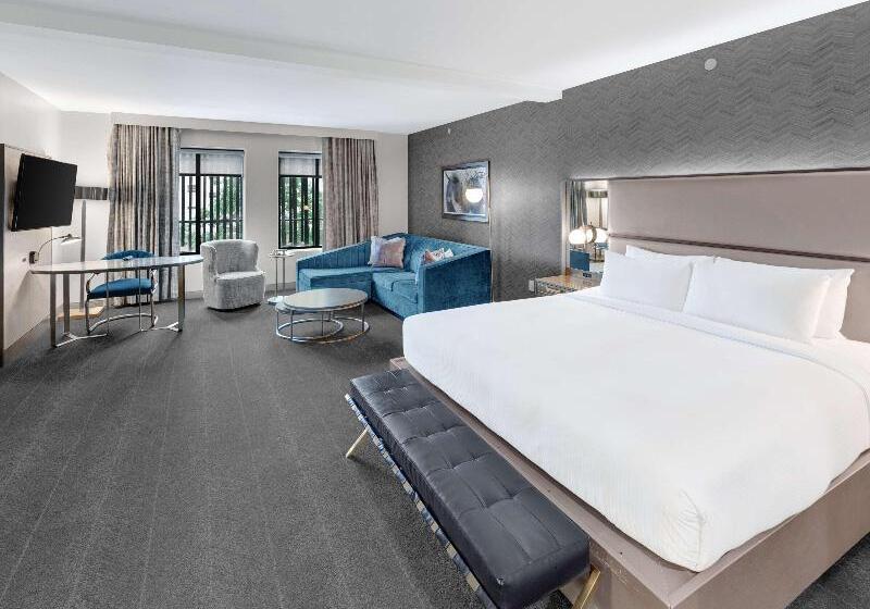 سوئیت با تخت بزرگ, Tulsa Club Hotel, Curio Collection By Hilton