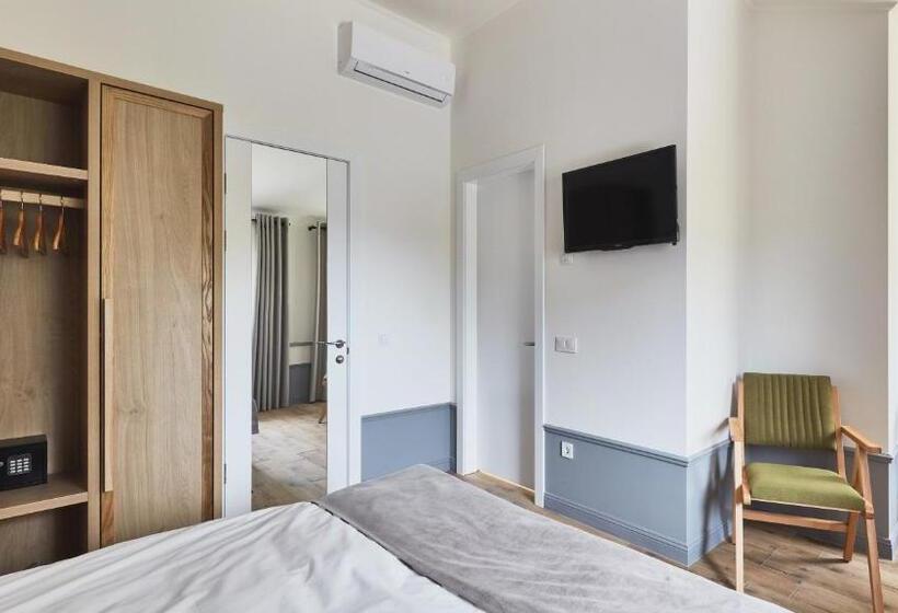 اتاق سوپریور با چشم‌انداز شهر, Wine&pillow Hotel By Frapolli